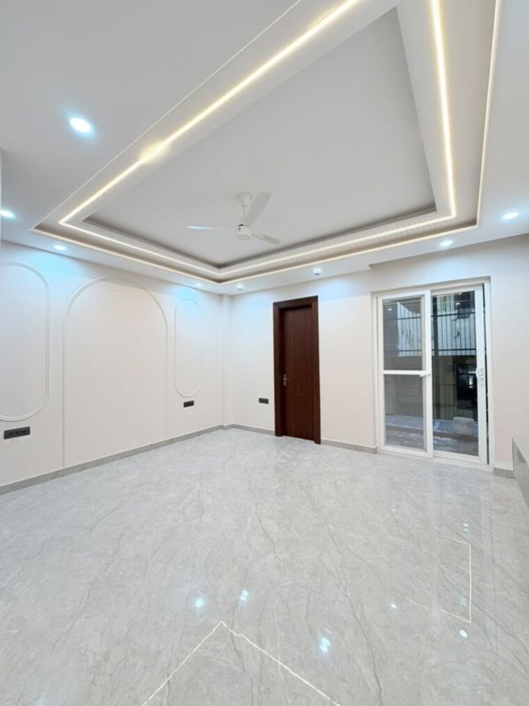 Room, sainik colony 3 Bedroom 250 Sq.Yd. Builder Floor In Sainik Colony Faridabad 10465294
