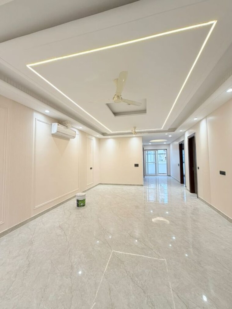 undefined, sainik colony 3 Bedroom 250 Sq.Yd. Builder Floor In Sainik Colony Faridabad 10465294