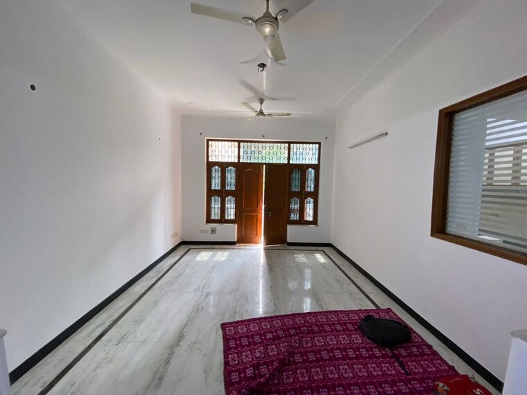 Bedroom, sector 49 4 Bedroom 450 Sq.Mt. Villa In Sector 49 Noida 10465296
