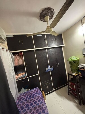 Furnished Amenities in 1.5 BHK Apartment at Yashraaj Park CHS LTD, Ghodbunder Road – for Rent