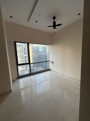 Room in 4 BHK Apartment at Lodha The Park, Worli – for Rent
