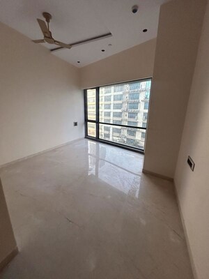 Room in 4 BHK Apartment at Lodha The Park, Worli – for Rent