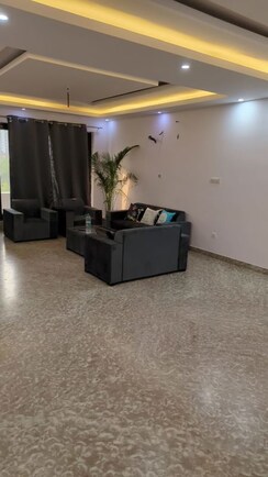 2.5 BHK + Pooja Room Builder Floor For Rent in RWA Apartments Sector 40