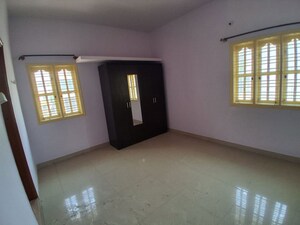 Room in 2 BHK Builder Floor at Lake City – for Rent
