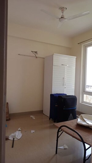 Room in 3 BHK Apartment at Emaar Emerald Estate, Sector 65 – for Rent