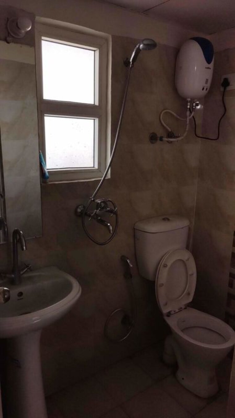 Bathroom, gaur-atulyam Studio 300 Sq.Ft. Apartment In Omicron I Greater Noida Greater Noida 10465422
