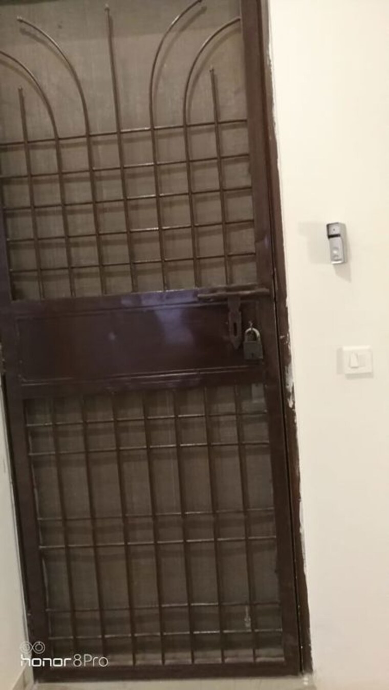 Bathroom, emaar-emerald-classic 4 Bedroom 2100 Sq.Ft. Apartment In Sector 65 Gurgaon 10465499