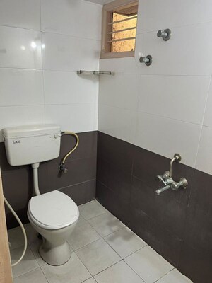 Bathroom in 2 BHK Apartment at Frazer Town – for Rent