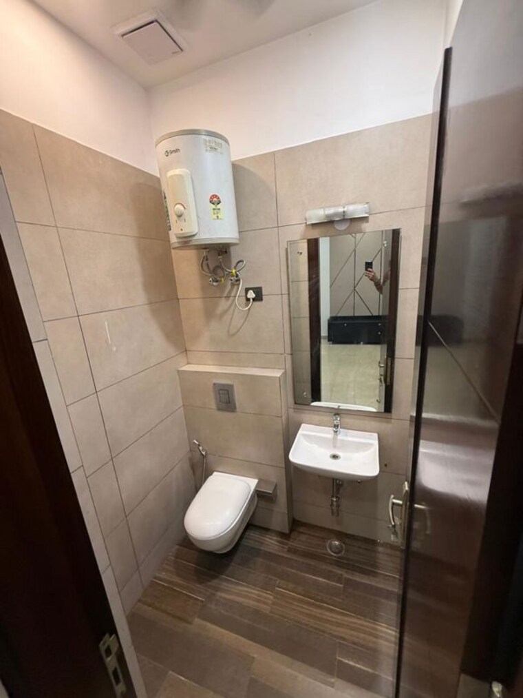 Bathroom, abw-la-lagune 4 Bedroom 3000 Sq.Ft. Apartment In Sector 54 Gurgaon 10465595
