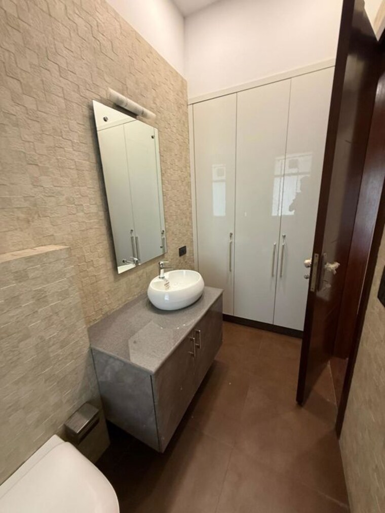 Bathroom, abw-la-lagune 4 Bedroom 3000 Sq.Ft. Apartment In Sector 54 Gurgaon 10465595