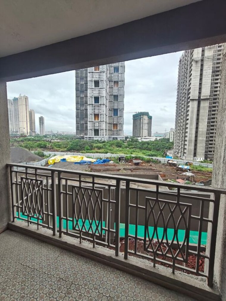 Balcony, paradise-sai-world-empire 2 Bedroom 875 Sq.Ft. Apartment In Kharghar Navi Mumbai 10465614