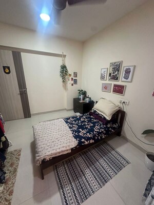 Bedroom in 1.5 BHK Apartment at Nehru Nagar – for Rent