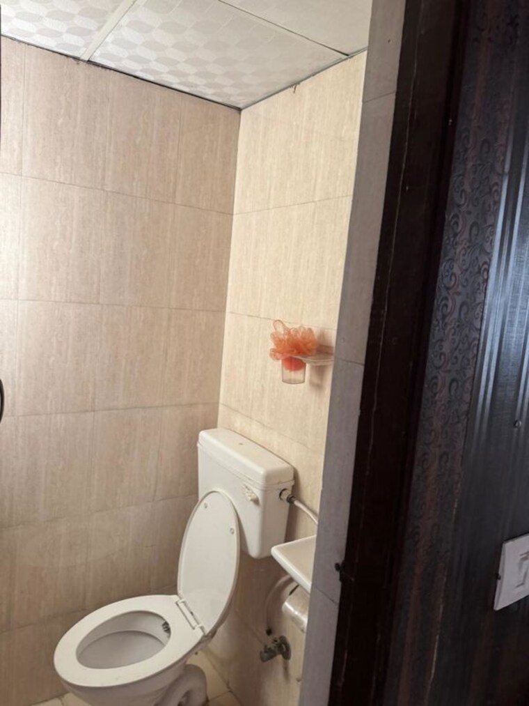 Bathroom, devika-skypers 2 Bedroom 792 Sq.Ft. Apartment In Raj Nagar Ghaziabad 10465615