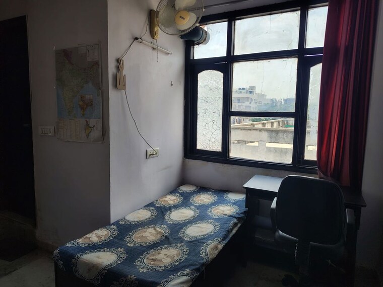 Bedroom, dev nagar Pg For Boys In Dev Nagar 10465623