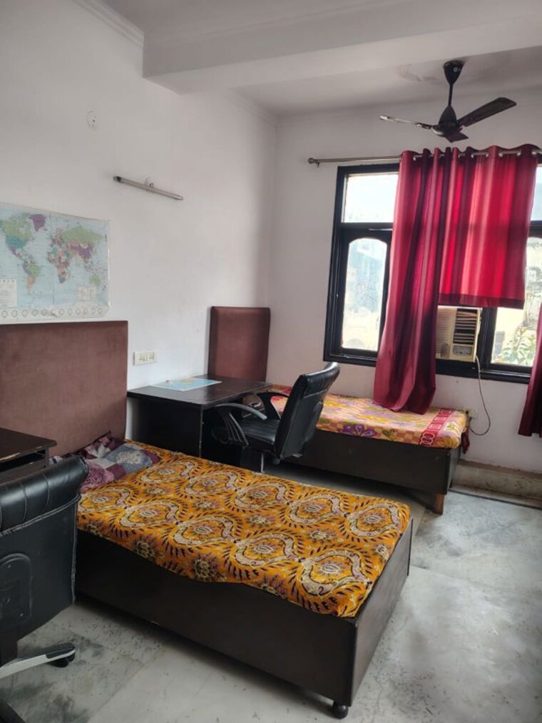 Bedroom, dev nagar Pg For Boys In Dev Nagar 10465623