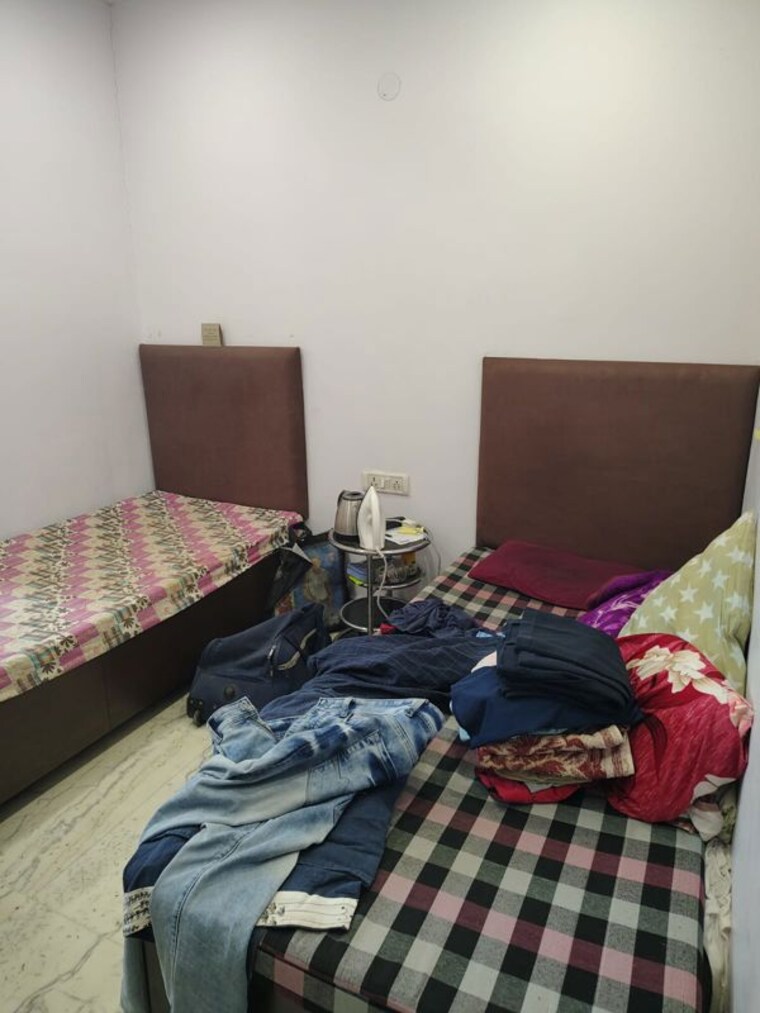 Bedroom, dev nagar Pg For Boys In Dev Nagar 10465623