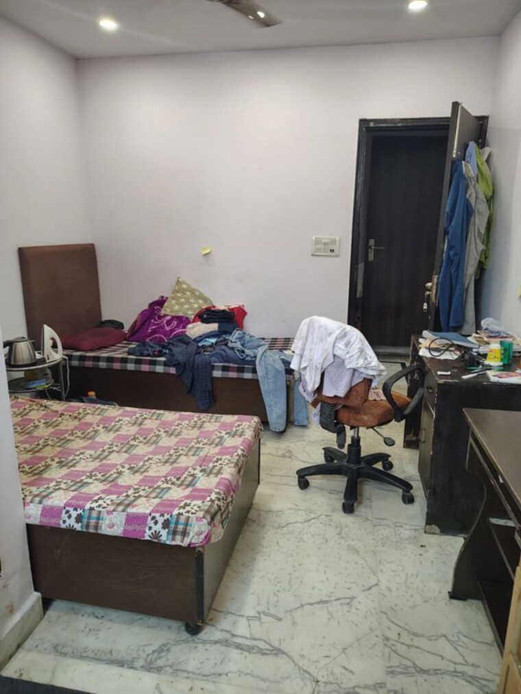 Bedroom, dev nagar Pg For Boys In Dev Nagar 10465623