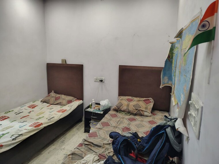Bedroom, dev nagar Pg For Boys In Dev Nagar 10465623