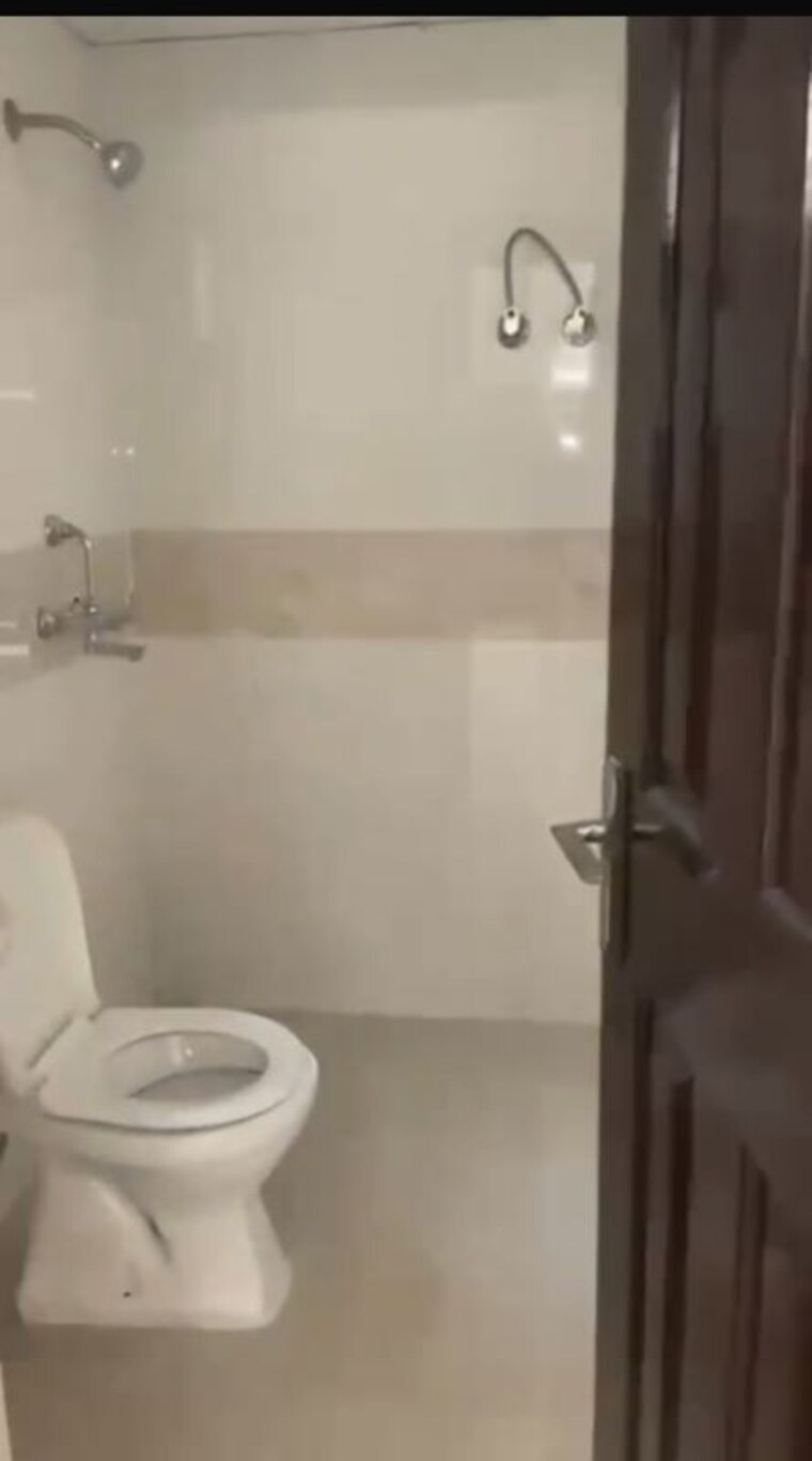 Bathroom, km-residency 2 Bedroom 1175 Sq.Ft. Apartment In Raj Nagar Extension Ghaziabad 10465633