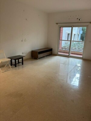 Room in 3 BHK Apartment at Halasuru – for Rent
