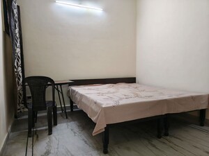 1 BHK Builder Floor For Rent in Sector 19