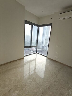 Room in 3 BHK Apartment at Piramal Mahalaxmi, Mahalaxmi – for Rent