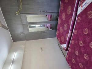 Furnished Amenities in 2 BHK Apartment at Satellite Glory, Andheri East – for Rent