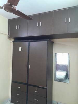 Furnished Amenities in 2 BHK Apartment at Nivara Deepanjali CHSL, Vile Parle East – for Rent