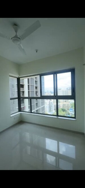 Room in 2 BHK Apartment at Kalpataru Paramount B, Kapur Bawdi – for Sale