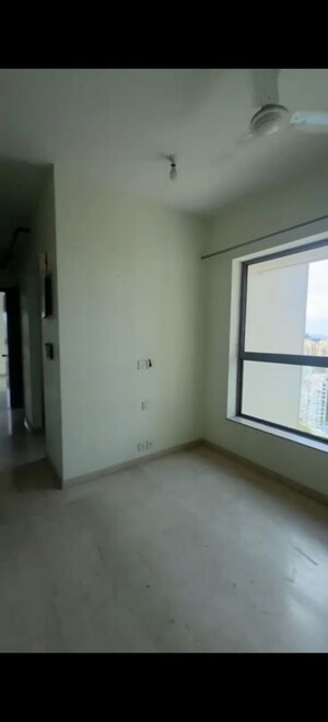 Room in 2 BHK Apartment at Kalpataru Paramount B, Kapur Bawdi – for Sale