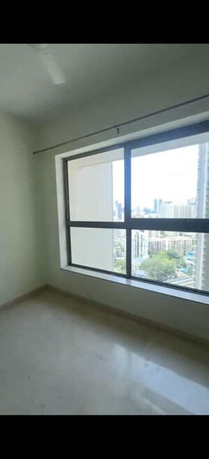 Room in 2 BHK Apartment at Kalpataru Paramount B, Kapur Bawdi – for Sale
