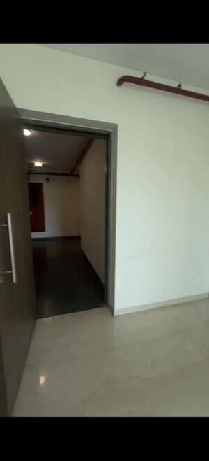 Room in 2 BHK Apartment at Kalpataru Paramount B, Kapur Bawdi – for Sale