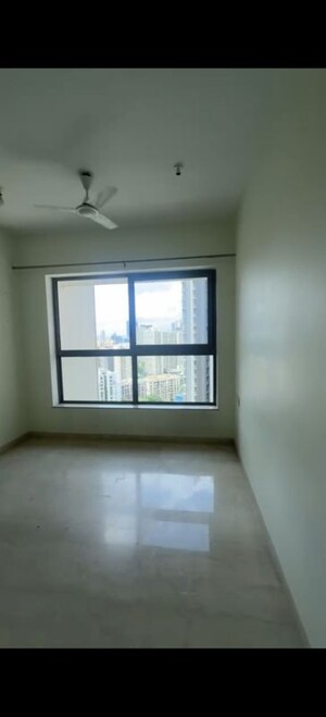 Room in 2 BHK Apartment at Kalpataru Paramount B, Kapur Bawdi – for Sale
