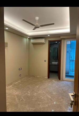 Room in 3 BHK Builder Floor at Greater Kailash I – for Sale