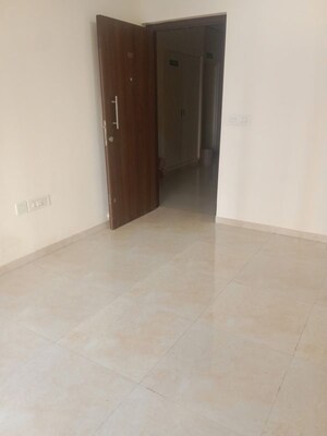 Room in 2 BHK Apartment at Sunteck Maxxworld 2, Naigaon East – for Rent