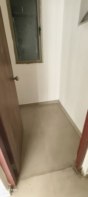 Furnished Amenities in 2.5 BHK Apartment at Lodha Casa Bella Gold, Dombivli East – for Rent