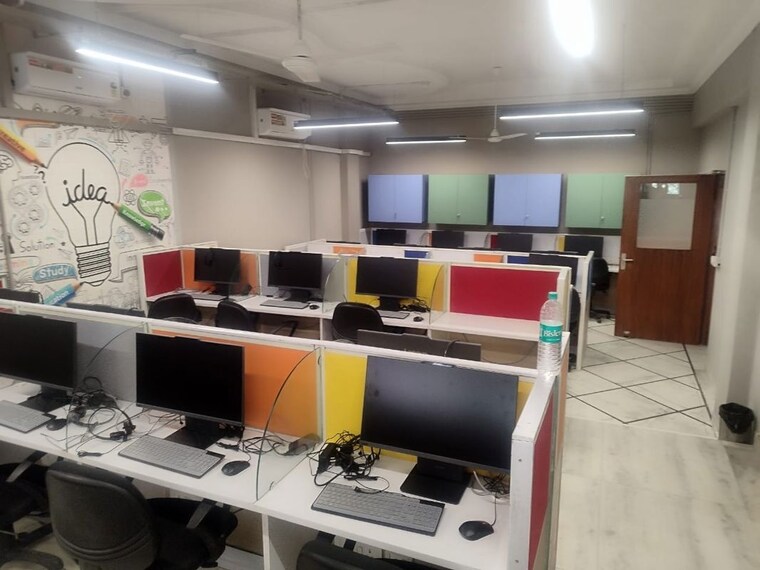 Team Area, connaught place Commercial Office Space 5000 Sq.Ft. In Connaught Place Delhi 10465872