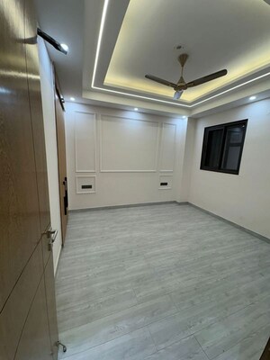 Room in 4 BHK Builder Floor at Sector 49 – for Sale