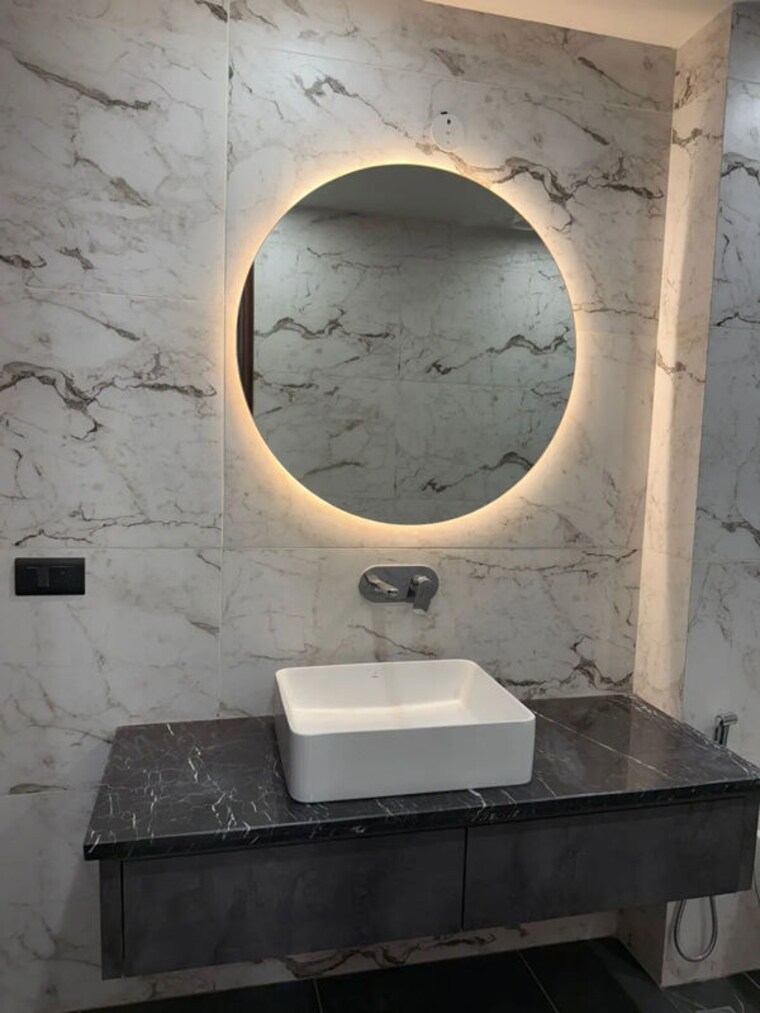 Bathroom, dlf city phase 3 4 Bedroom 565 Sq.Yd. Builder Floor In Dlf City Phase 3 Gurgaon 10465922