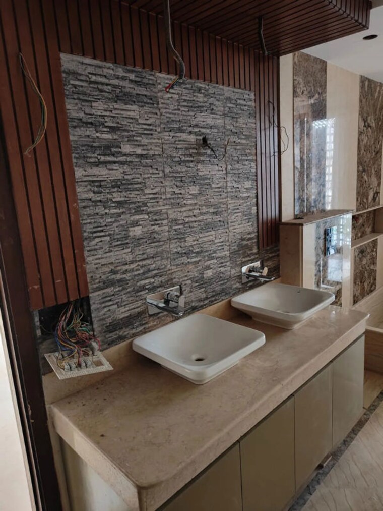 undefined, dlf phase i 5 Bedroom 750 Sq.Yd. Builder Floor In Dlf Phase I Gurgaon 10465925
