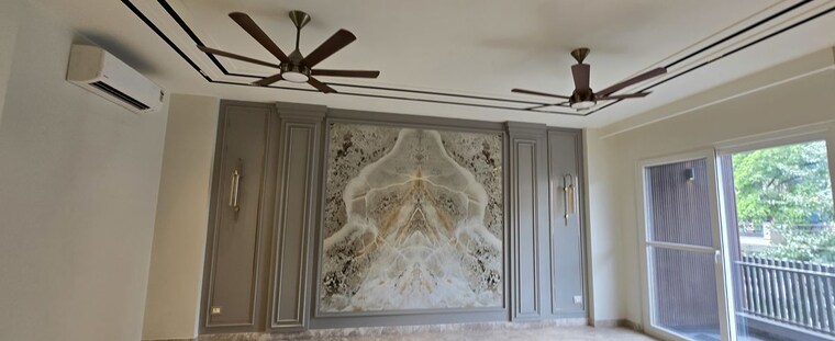 Bedroom, rohini sector 18 4 Bedroom 240 Sq.Yd. Builder Floor In Rohini Sector 18 Delhi 10448744