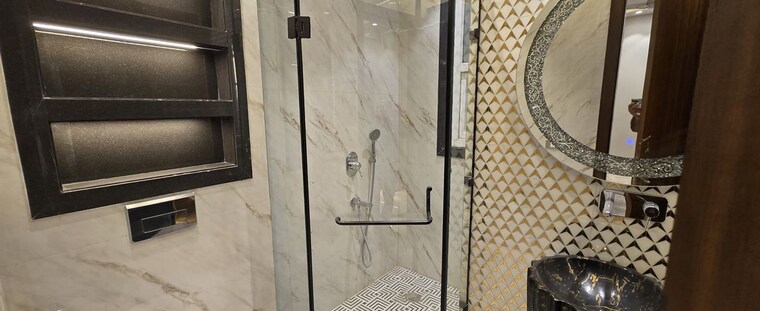 Bathroom, rohini sector 18 4 Bedroom 240 Sq.Yd. Builder Floor In Rohini Sector 18 Delhi 10448744