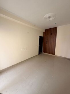 3 BHK + Servant Room Apartment For Sale in Pioneer Araya