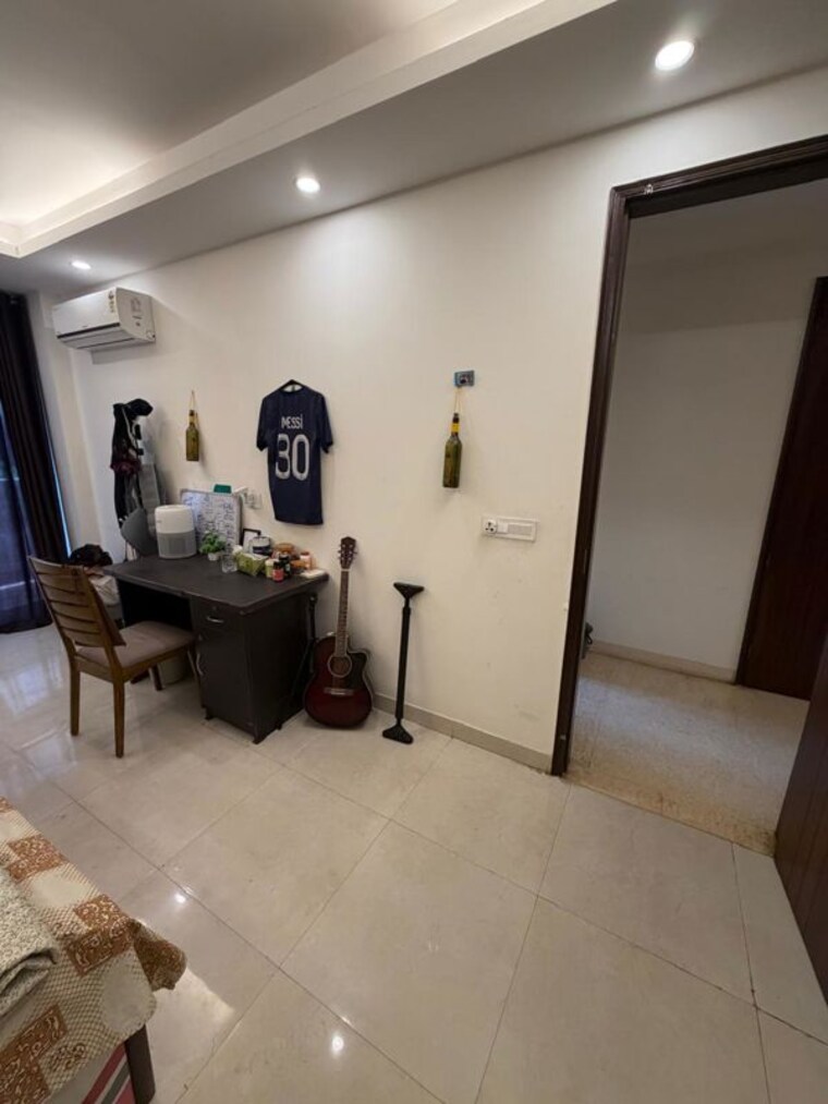 Living Room, pioneer-araya 3 Bedroom 3500 Sq.Ft. Apartment In Sector 62 Gurgaon 10465952