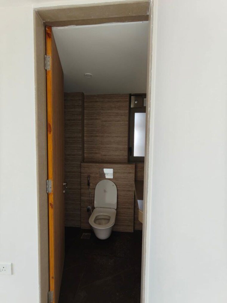 Bathroom, lodha-bellagio 5 Bedroom 1800 Sq.Ft. Apartment In Powai Mumbai 10465985