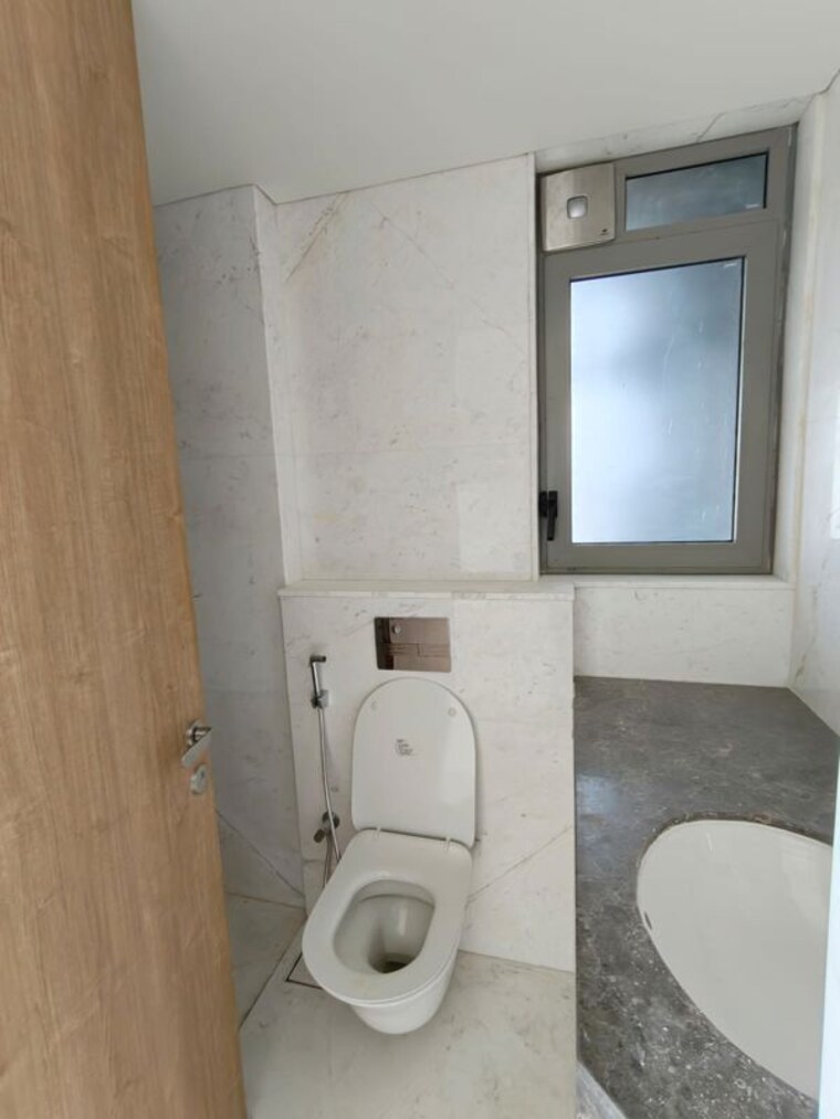 Bathroom, lodha-bellagio 5 Bedroom 1800 Sq.Ft. Apartment In Powai Mumbai 10465985
