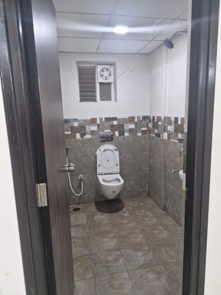 Bathroom, praneeth-pranav-solitaire 3 Bedroom 2126 Sq.Ft. Apartment In Bachupally Hyderabad 10465993