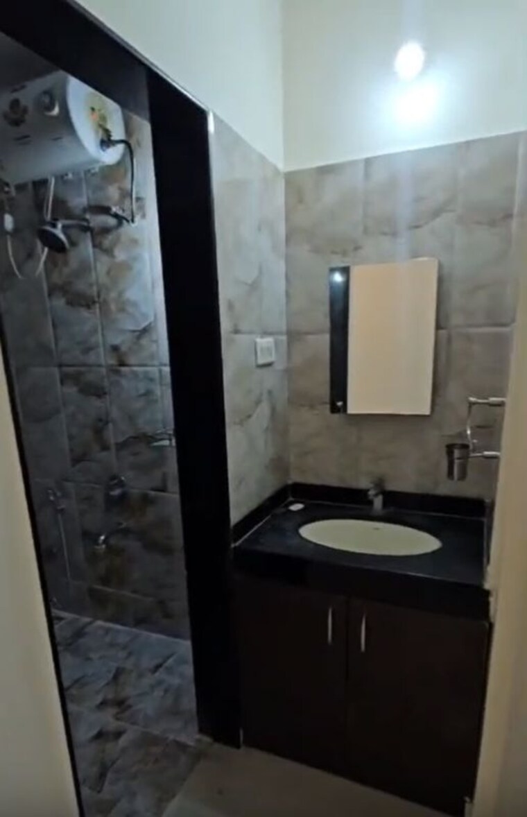 Bathroom, gk-dwarka-flora-residency 2.5 Bedroom 80 Sq.Mt. Apartment In Pimple Saudagar Pune 10445262