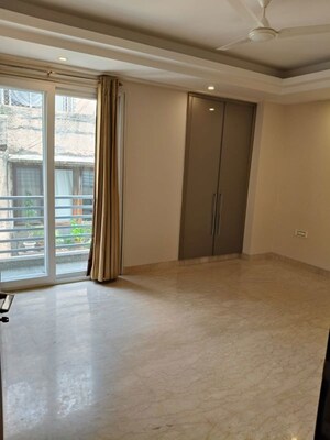 Room in 4 BHK Builder Floor at Hauz Khas – for Rent