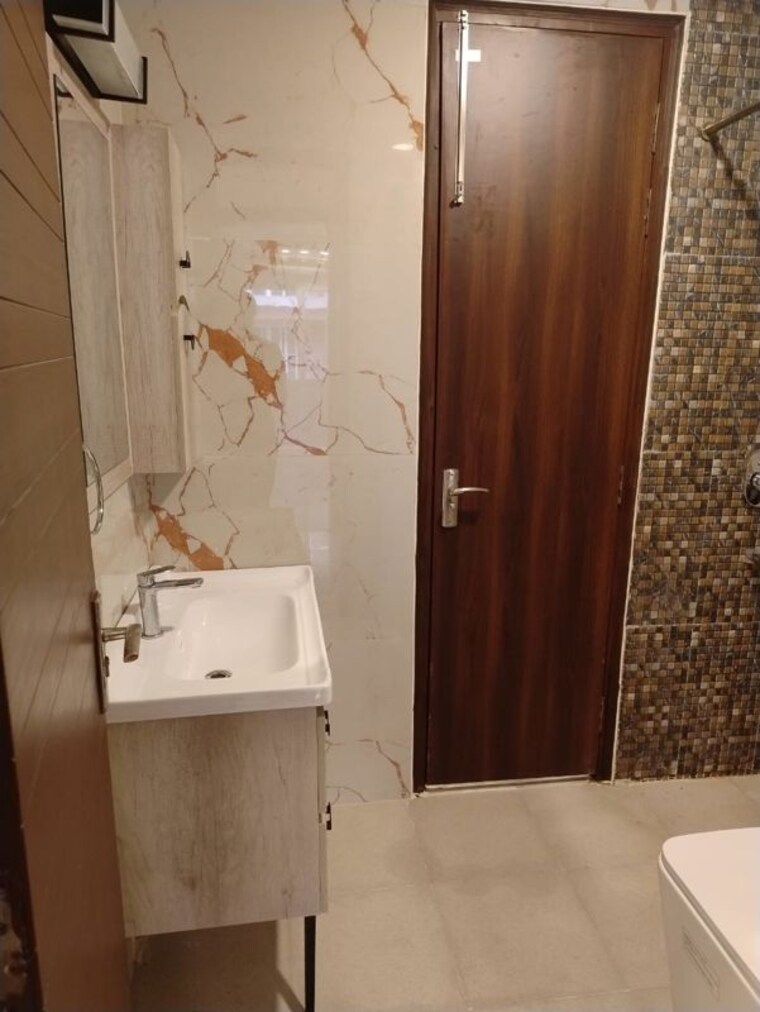 Bathroom, ireo-victory-valley 4 Bedroom 3221 Sq.Ft. Apartment In Sector 67 Gurgaon 10466009
